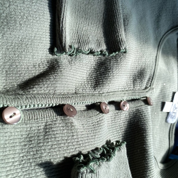 Green cropped cardigan - Picture 10 of 11